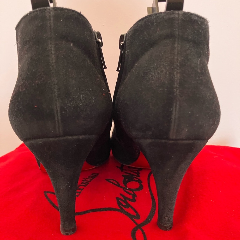 👠 37 1/2 Christian Louboutin Black Suede Ankle Boots with Iconic Red Sole 85 mm - Picture 7 of 13
